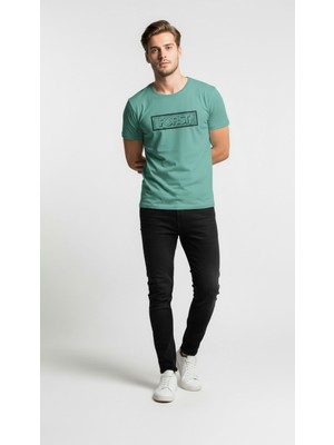 Modanı Seç Erkek Minimal Logo Detaylı Modern Günlük T-Shirt