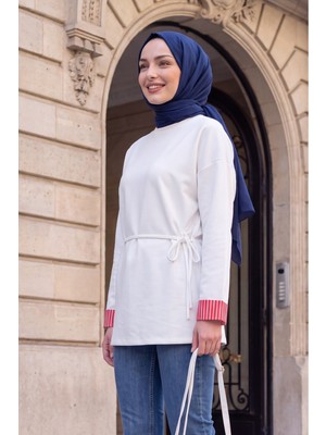 Moda Morfo Yırtmaçlı Bisiklet Yaka Beli Bağlamalı Penye Sweat -Beyaz