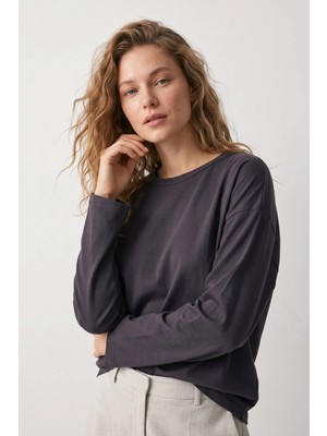 Elemge %100 Pamuk Süprem Oversize Kadın Uzun Kollu T-Shirt Compact Penye Tok Yumuşak Kumaş Bol Kesim Nefes Alan Terletmez Yapı Basic Antrasit Tişört Füme