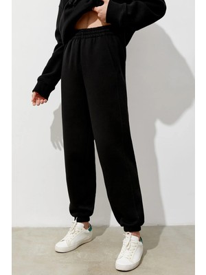 Madmext Kadın Siyah Comfort Fit Eşofman Altı MG1353