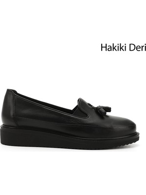 Gönderi(r) Kadın Siyah Dolgu Taban Püsküllü Hakiki Deri Ayakkabı