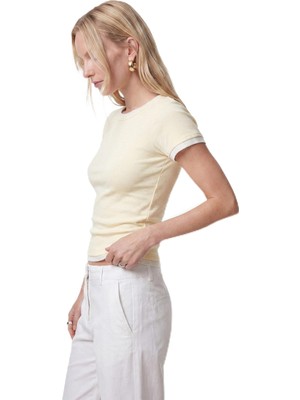 Odea Slim Fit Bisiklet Yaka Kısa Kollu Katmanlı Dantel Detaylı Tişört