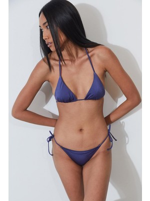 Rafta Bağlamalı Bikini Altı