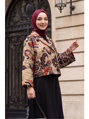 Moda Morfo Gömlek Yaka Karışık Desenli Önü Düğmeli Kapitone Ceket -Bej