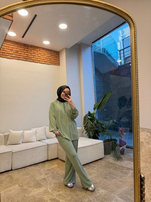 Suede Style 5914 - Şık Rahat Vanizeli Süprem Önü Düğme Detaylı Takım