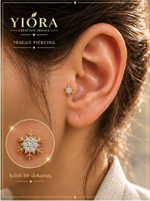 Yiora Ithal Kar Tanesi Figürlü Zirkon Taşlı Cerrahi Çelik Altın Renk Flatback Piercing – Tragus, Helix, Kıkırdak, Conch - (Düz Arka, Önden Açılan)