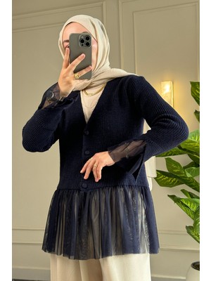 Suede Style 51251 - Şık Rahat Akrilik Iplik Kumaş Garnili Kısa Düğmeli Kadın Triko Hırka