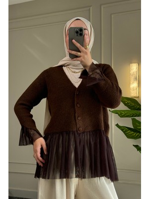 Suede Style 51251 - Şık Rahat Akrilik Iplik Kumaş Garnili Kısa Düğmeli Kadın Triko Hırka