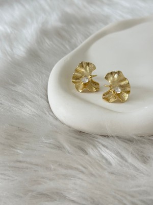 Revoia Zirkon Taşlı Gold Çiçek Küpe
