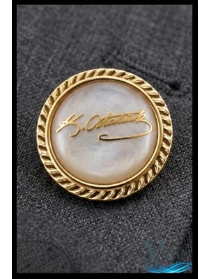 Beyaz Mineli Atatürk Imzalı Yaka Rozeti, Gold Metal, Kararmaz, Unisex