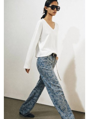 Bisou V Yaka Uzun Kollu Oversize Kalıplı T-Shirt - Ekru