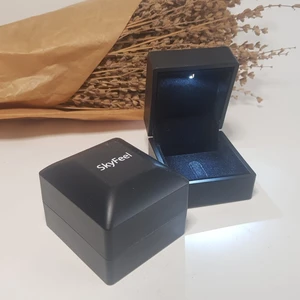 Skyfeel Işıklı Yüzük Kutusu Siyah