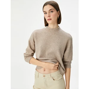 Dik Yaka Kazak Dokulu Düşük Omuzlu