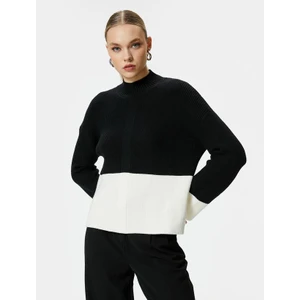 Triko Kazak V Yaka Inci Düğmeli