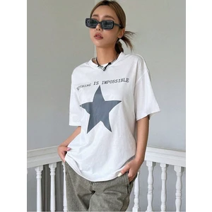 Kadın Beyaz Impossible Star Baskılı Oversize Tişört