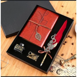 MR Shopping Mr Mürekkepli Divit Kalem Seti Özel Tasarım ve Görünümü ile Özel Hediye.  Defter Kalem Seti Vintage Görüntüye Sahip Olup Hediye Edeceğiniz Kişiler Hediye Setini Çok Beğenecek