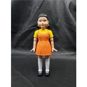 Bi'şeyler Sepeti Squid Game Dev Bebek Figürü - 17 cm