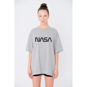 Black Sokak Kadın Gri Nasa Baskılı Tshirt