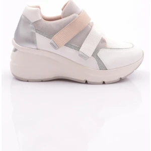 62169 Kadin Cirtli Spor Ayakkabi