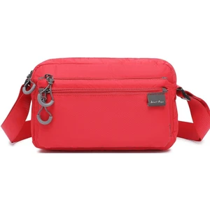 Smart Bags Ekstra Hafif Kumaş Postacı Çantası BC 3148 - Kırmızı