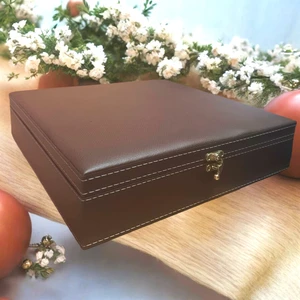 10 Bölmeli Deri Kaplamalı Aksesuar Takı Saat Kutusu
