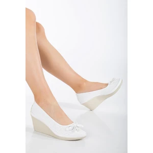 Dilimler Ayakkabı Dolgu Taban Lazer Kesim Beyaz Kadın Dolgu Topuklu Ayakkabı