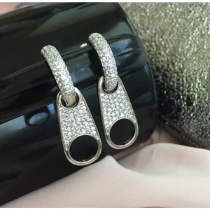 Kadın Gümüş Fermuar Figürlü Küpe