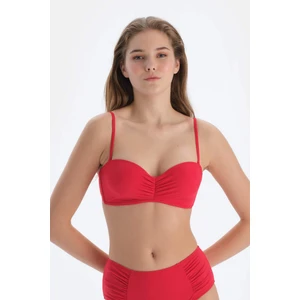 Kırmızı Straplez Kaplı Bikini Üst