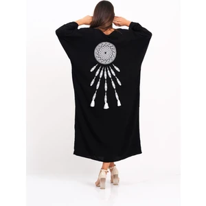 Keyifli Moda Kadın Siyah V Yaka Sırtı ve Göğsü Tüy Nakışlı Cepli Oversize Uzun Gömlek Elbise