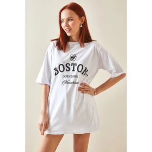 Beyaz Bisiklet Yaka Yazılı Oversize T-Shirt 5YXK1-48209-01