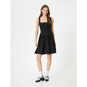Kalın Askılı Mini Elbise Slim Fit U Yaka