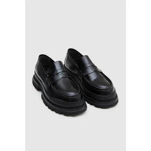 Siyah Tırtıklı Tabanlı Loafer Ayakkabı 1EF093122713M