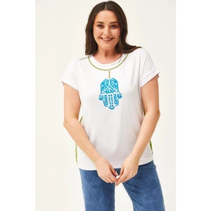 Kadın Büyük Beden El Nakış Detaylı Beyaz Bluz