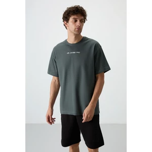 Air Jones Haki Pamuklu Kalın Yüzeyi Dokulu Oversize Fit  Baskılı Erkek T-Shirt - 88364