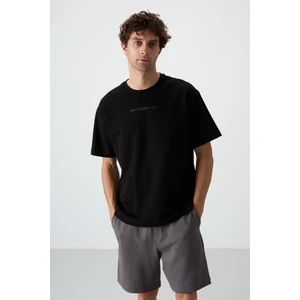 Air Jones Siyah Pamuklu Kalın Yüzeyi Dokulu Oversize Fit  Baskılı Erkek T-Shirt - 88364