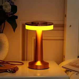 Retro Şarjlı Dekoratif Dokunmatik Metal Masa Lambası 3 Renk Mod Dim Edilebilir
