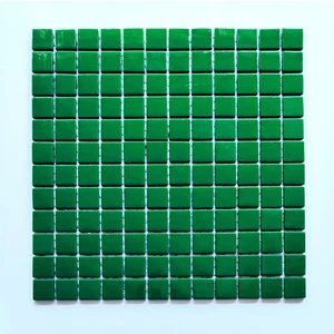 Yaşam Alanlarının Tüm Yüzeyleri Için Cam Mozaik. Renk: Yeşil. Cam Ölçüsü: 25X25 Mm. File Ölçüsü: 31.5X31.5 Cm. ( 1 Kutu = 10 File Karo = 1 M2 Fiyatıdır. )