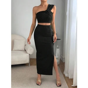 Tek Omuzlu Bükümlü Crop ve Yüksek Bel Fitilli Yırtmaçlı Etek Takım