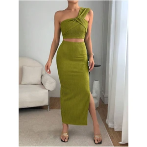 Tek Omuzlu Bükümlü Crop ve Yüksek Bel Fitilli Yırtmaçlı Etek Takım