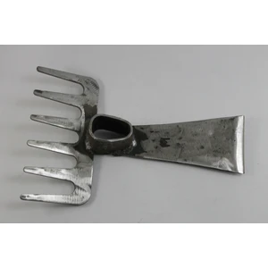 Uçan Metal El Yapımı Dövme Çelik Tırmıklı Kazma