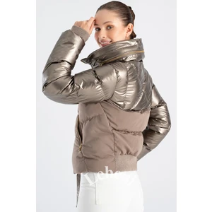 Kadın Şişme Kış ve Kayak Montu Gizli Kapüşonlu Parlak ve Mat Kumaş Puffer