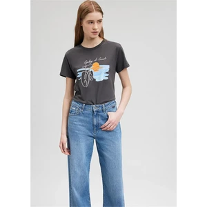 M1612397-70087 Komur Kadın Semi Slim Bisiklet Baskılı T-Shirt