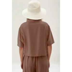 Önden Düğmeli Kısa Kol Gömlek