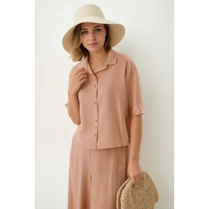 Önden Düğmeli Kısa Kol Gömlek