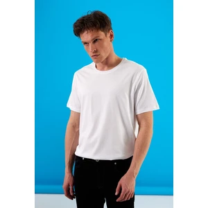 Erkek Ken Beyaz Bisiklet Yaka Regular Fit Basic Tişört