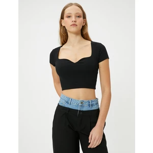 Kalp Yaka Crop Tişört Ribanalı Kısa Kollu Slim Fit