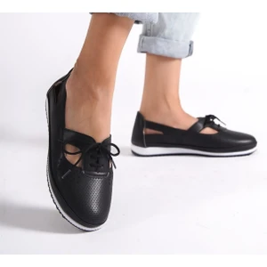 Günlük Delikli Rahat Babet