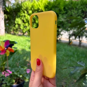 Bumudur Aksesuar Apple iPhone 11 Sarı Yumuşak Silikon Kılıf