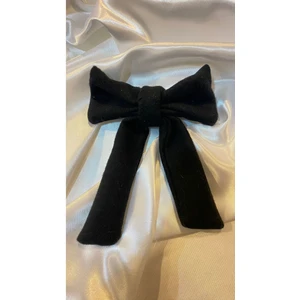 Mois Atelier Siyah Kaşe Fiyonk Model Otomatik Klipsli Kadın Saç Toka Tasarım Bayramlık