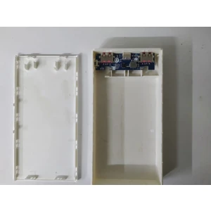 Altılı 18650 Pil Uyumlu Boş Power Bank Kutusu 5V/2.1A (Pilsiz) Beyaz